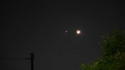 細い月と金星の接近