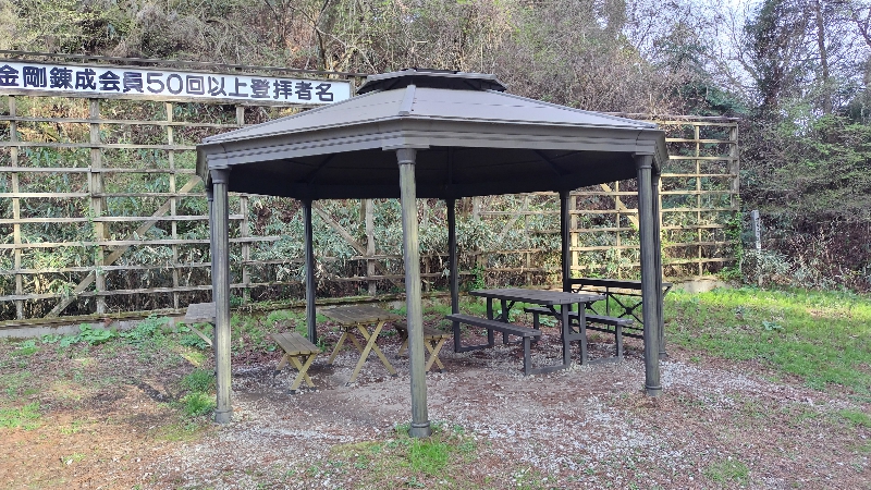 金剛山で料理できる場所(50回登拝ボート前)