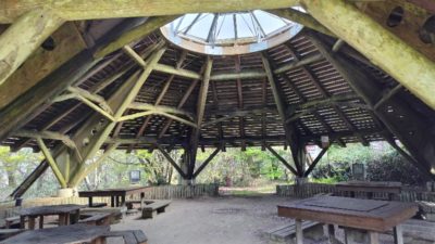 金剛山で料理できる場所（ちはや園地（大屋根））